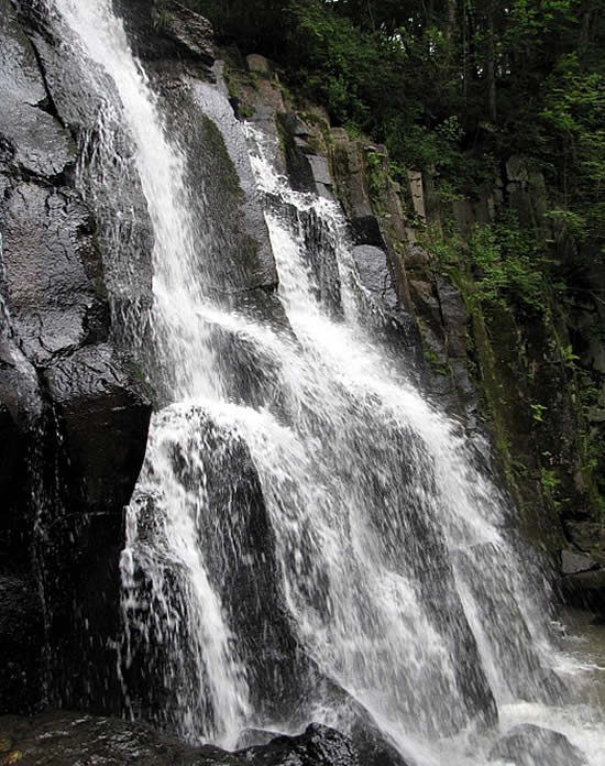 Шкотовский водопад